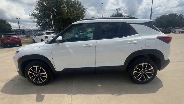 Used 2025 Chevrolet TrailBlazer LT AWD/4WD image 5