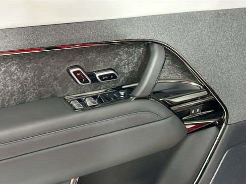 Used 2023 Land Rover Range Rover Sport First Edition image 16
