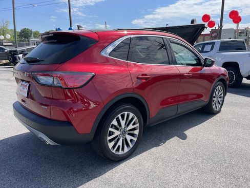 Used 2022 Ford Escape Titanium FWD image 4