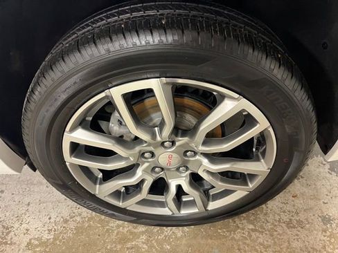 Used 2024 GMC Terrain Denali w/ Denali Premium Package image 28