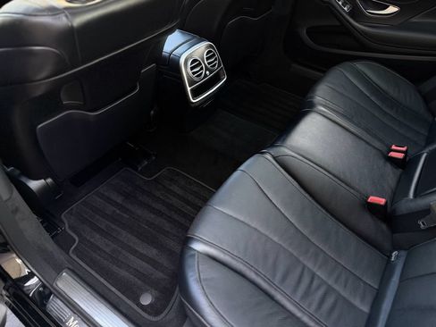 Used 2017 Mercedes-Benz S 550 Sedan image 16