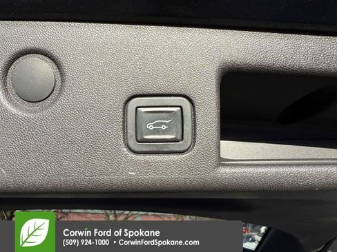 Used 2018 Chevrolet Equinox Premier image 21