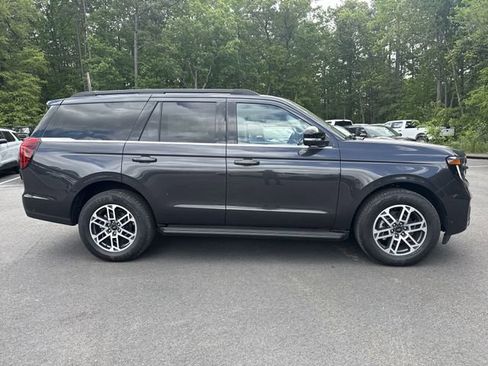 New 2025 Ford Expedition Active RWD image 9