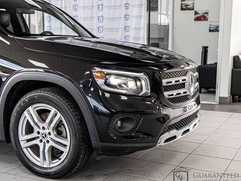 Used 2021 Mercedes-Benz GLB 250 4MATIC w/ Premium Package image 4