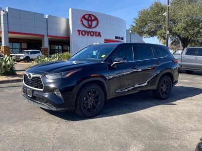Certified 2022 Toyota Highlander L