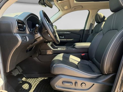 Used 2025 Honda Pilot Elite image 10