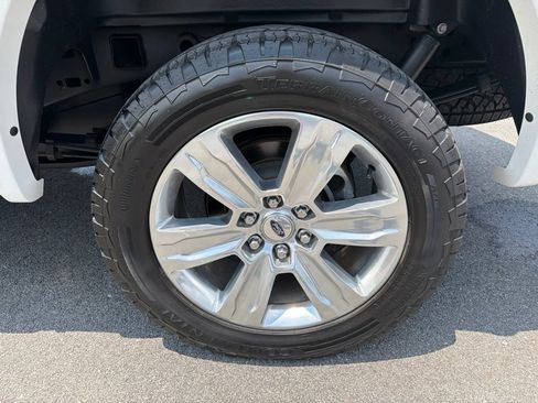 Used 2017 Ford F150 Platinum w/ Equipment Group 701A Luxury AWD/4WD image 12