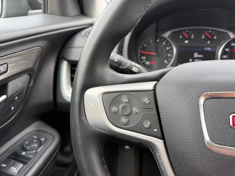 Used 2024 GMC Terrain SLT AWD/4WD image 11