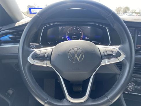 Used 2024 Volkswagen Jetta SE image 23