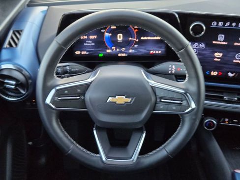 Used 2025 Chevrolet Equinox EV LT w/ Convenience Package image 14