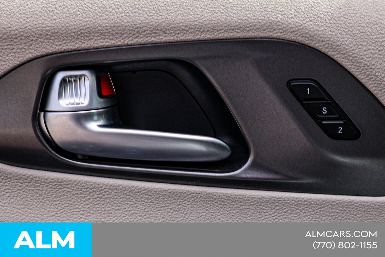 Used 2024 Chrysler Pacifica Touring-L FWD image 39