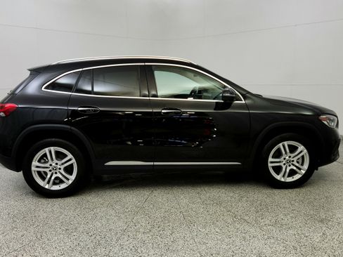 Used 2023 Mercedes-Benz GLA 250 4MATIC w/ Premium Package image 8