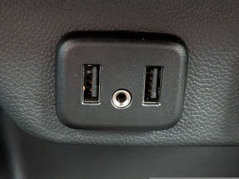 Certified 2023 Chevrolet Traverse LT image 23