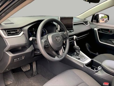 Used 2025 Toyota RAV4 LE AWD/4WD image 16
