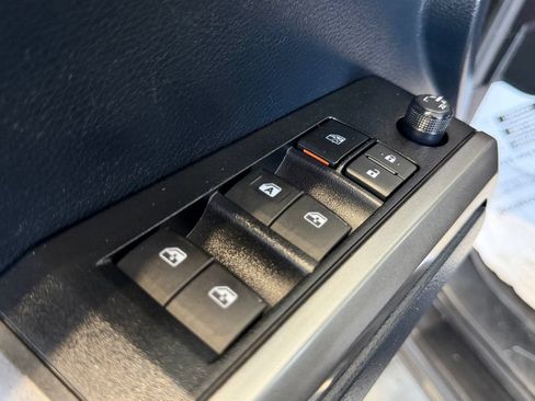 Certified 2019 Toyota Tacoma SR5 AWD/4WD image 19