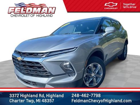 Used 2025 Chevrolet Blazer LT image 1