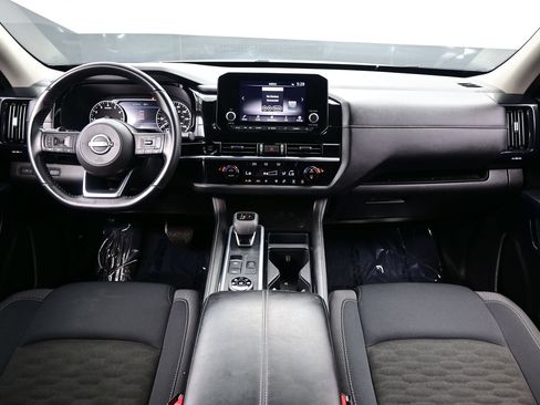 Used 2025 Nissan Pathfinder SV AWD/4WD image 19