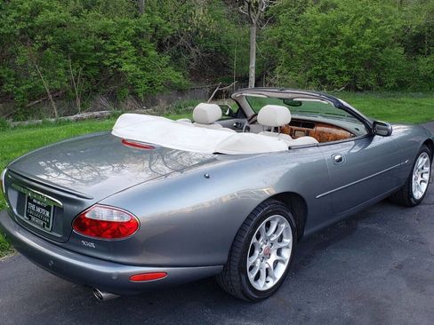 Used 2002 Jaguar XK8 Convertible image 4