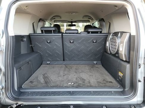 Used 2010 Toyota FJ Cruiser Base image 22
