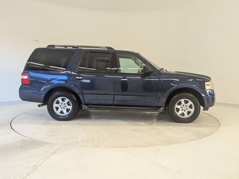 Used 2009 Ford Expedition XLT image 6