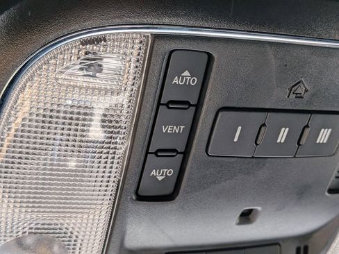 Used 2021 Jeep Grand Cherokee Limited image 22