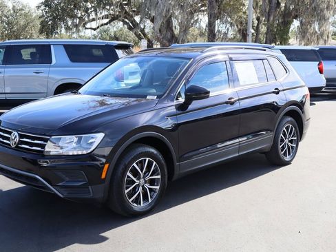 Used 2019 Volkswagen Tiguan SE image 4