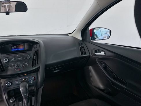 Used 2017 Ford Focus SE FWD image 21