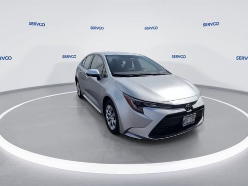 Used 2023 Toyota Corolla LE image 2