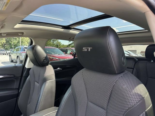 Used 2022 Buick Envision Preferred AWD/4WD image 14