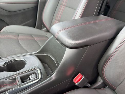 Used 2022 Chevrolet Equinox RS w/ Infotainment Package image 22