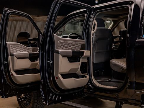 Used 2026 Ford F350 Platinum w/ Platinum Plus Package image 33