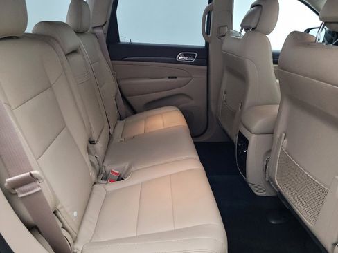 Used 2018 Jeep Grand Cherokee Laredo image 19