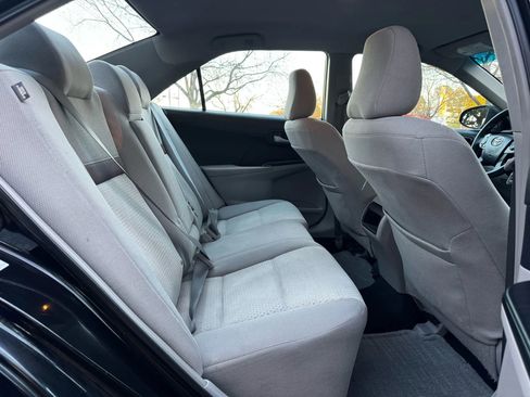 Used 2013 Toyota Camry LE image 17