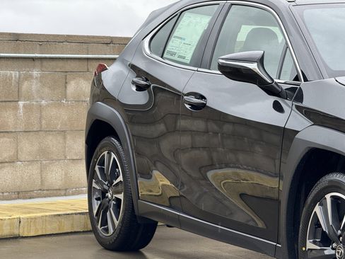 New 2025 Lexus UX 300h UX 300h image 5