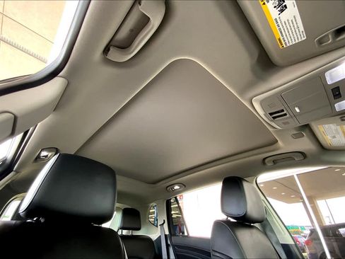 Used 2020 Buick Envision Essence w/ Experience Buick Package FWD image 14