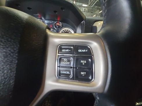 Used 2018 RAM 1500 Laramie w/ Convenience Group AWD/4WD image 19
