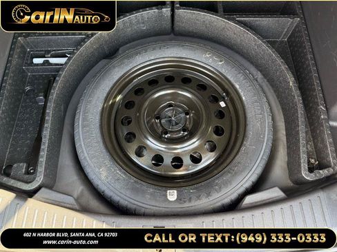 Used 2015 Ford Escape Titanium FWD image 32