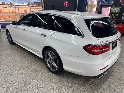 Used 2017 Mercedes-Benz E 400 4MATIC image 3