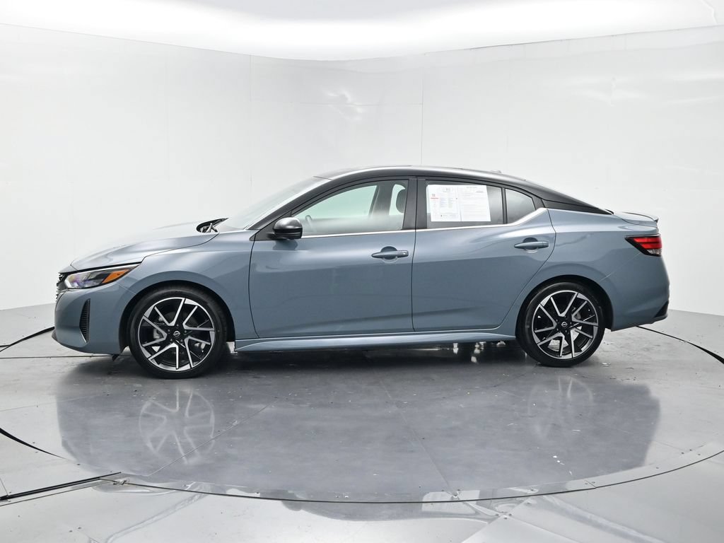 Used 2025 Nissan Sentra SR w/ SR Premium Package FWD image 3