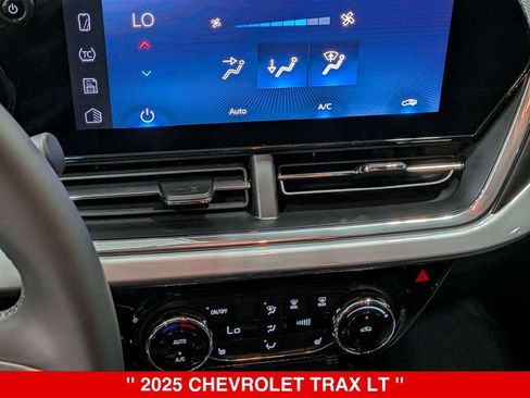 Used 2025 Chevrolet Trax LT w/ Driver Confidence Package FWD image 24