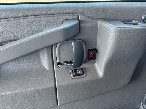 Used 2024 Chevrolet Express 2500 w/ Driver Convenience Package RWD image 17