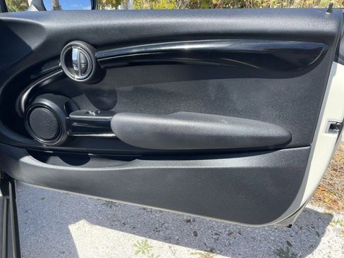 Used 2019 MINI Cooper S image 25