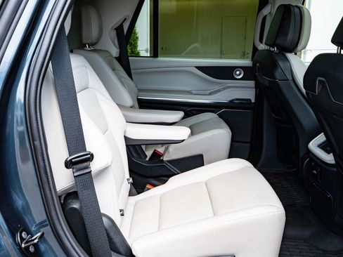 Used 2025 Lincoln Navigator Reserve AWD/4WD image 47