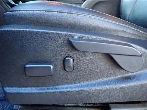 Used 2018 Chevrolet Colorado ZR2 image 11