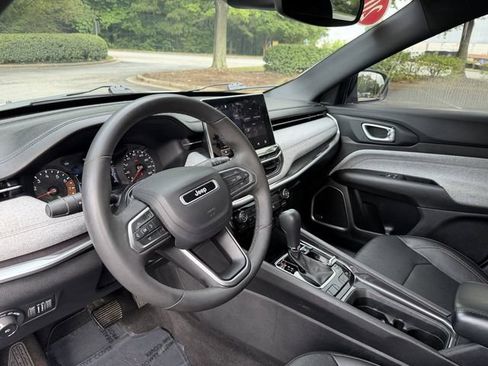Used 2023 Jeep Compass Latitude w/ Sun and Sound Group AWD/4WD image 12