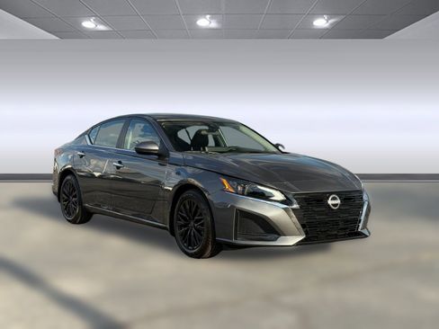 New 2025 Nissan Altima 2.5 SV w/ SV Special Edition Package image 6