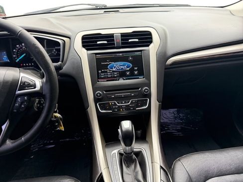 Used 2016 Ford Fusion SE w/ Equipment Group 202A image 15