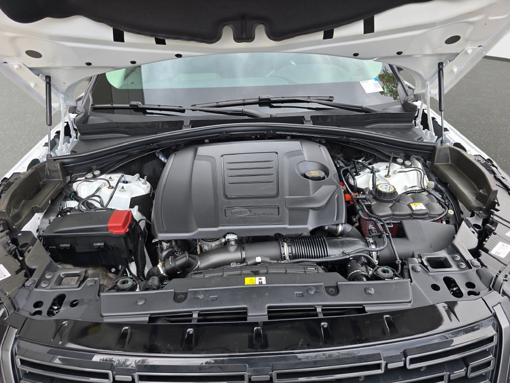Certified 2025 Land Rover Range Rover Velar Dynamic SE AWD/4WD image 32