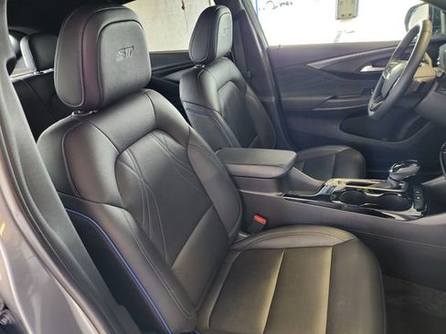 Certified 2025 Buick Envista Sport Touring image 17