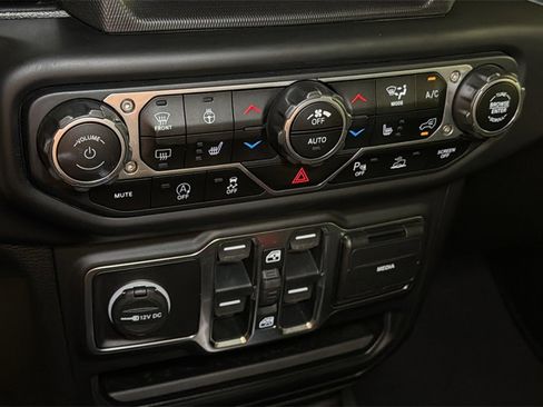 Used 2020 Jeep Gladiator Overland image 31